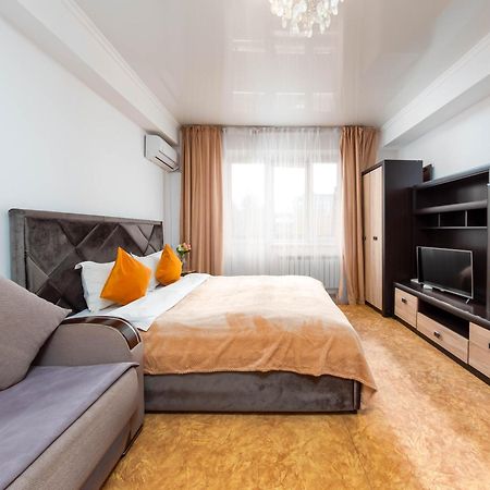 Apartment Оn Makatayeva 5 B Almaty Eksteriør billede