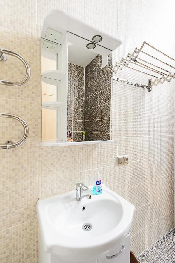 Apartment Оn Makatayeva 5 B Almaty Eksteriør billede