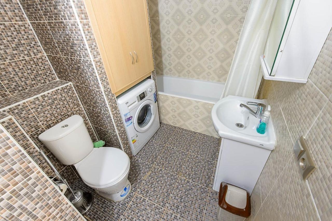 Apartment Оn Makatayeva 5 B Almaty Eksteriør billede