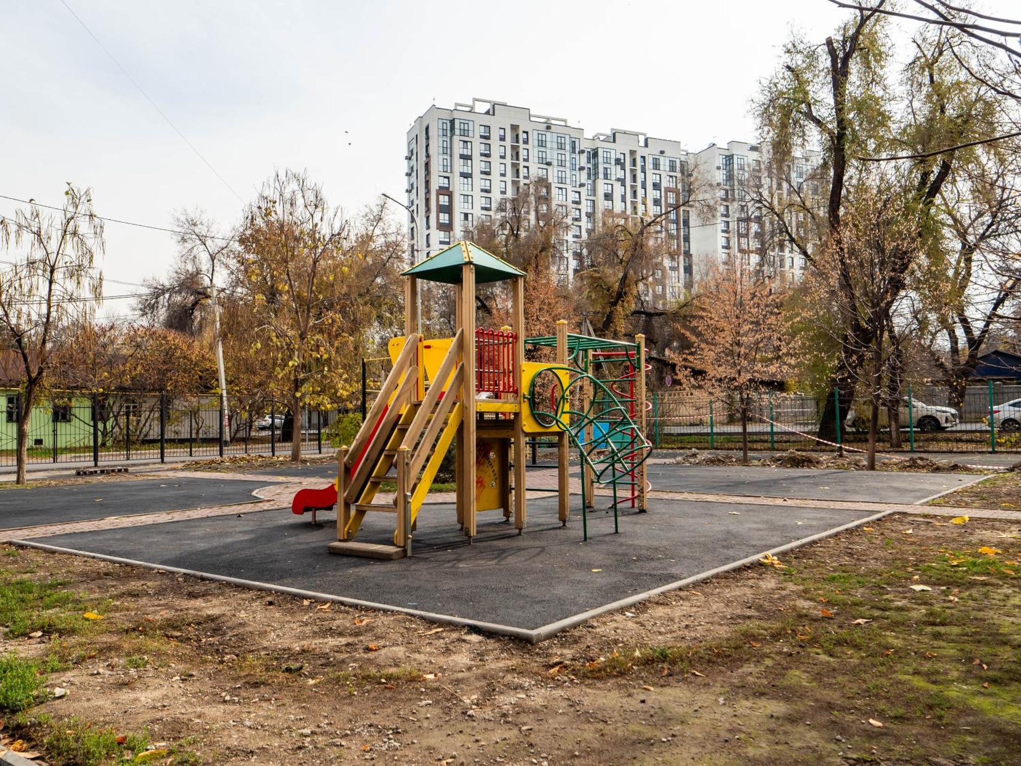 Apartment Оn Makatayeva 5 B Almaty Eksteriør billede
