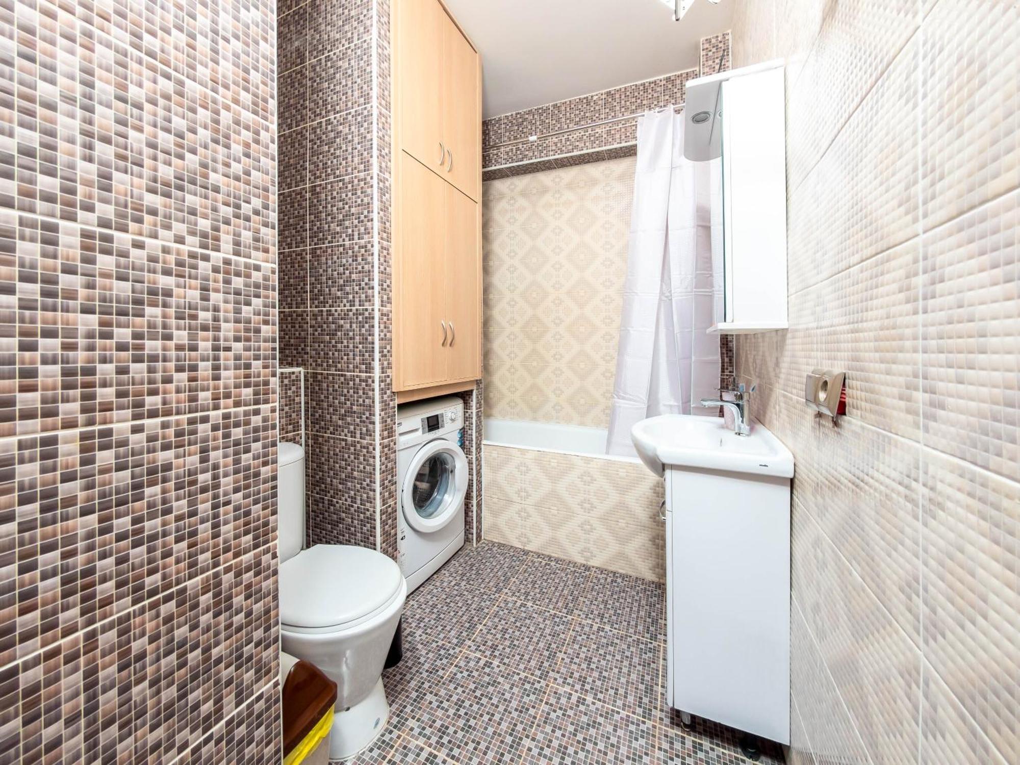 Apartment Оn Makatayeva 5 B Almaty Eksteriør billede