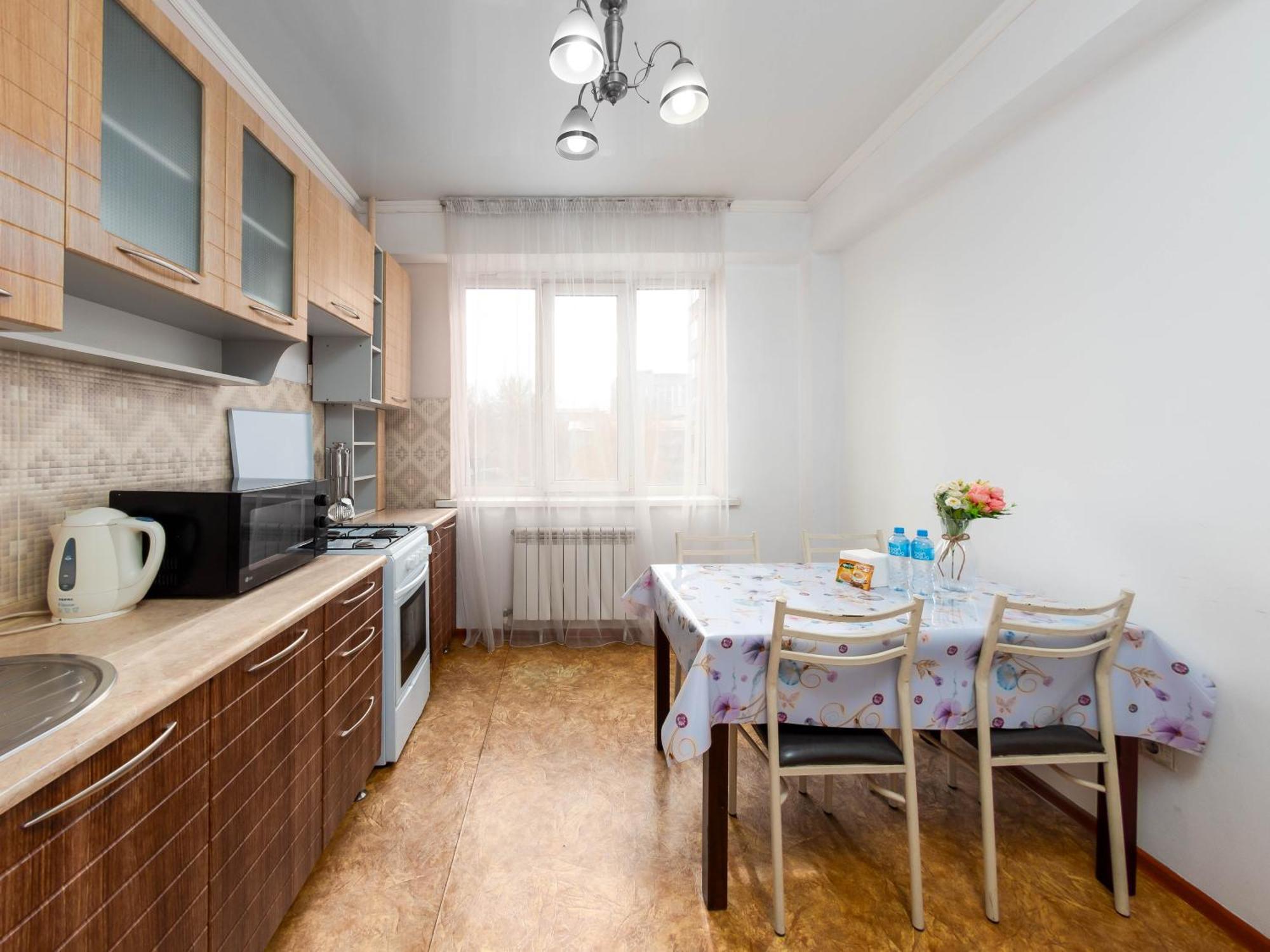 Apartment Оn Makatayeva 5 B Almaty Eksteriør billede