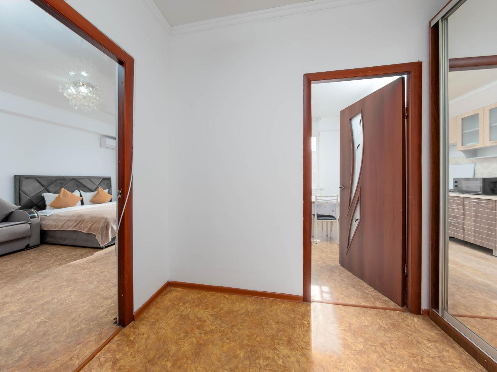 Apartment Оn Makatayeva 5 B Almaty Eksteriør billede