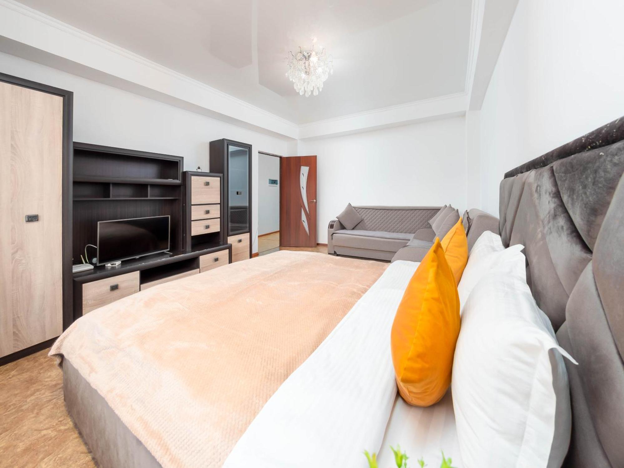 Apartment Оn Makatayeva 5 B Almaty Eksteriør billede
