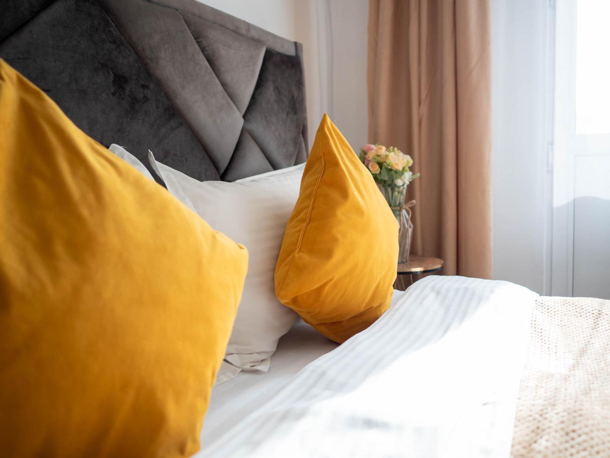 Apartment Оn Makatayeva 5 B Almaty Eksteriør billede